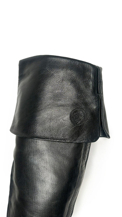 Norma Kamali CHANEL INTERLOCKING CC LOGO CALFSKIN RIDING BOOTS